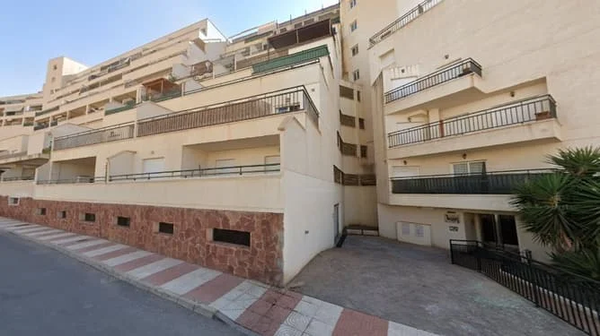 Auction flat in Roquetas, 3 bedrooms