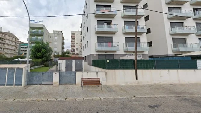 Garaje en Calafell con acceso controlado