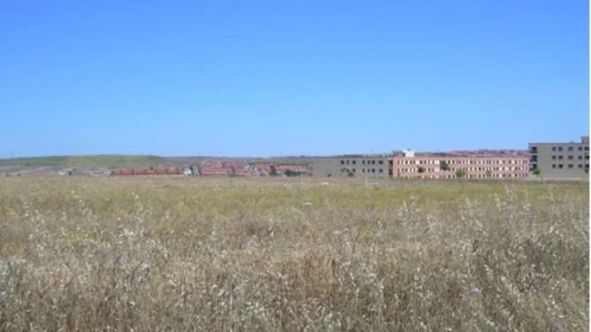 Gran parcela residencial en copropiedad