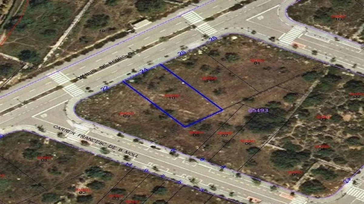 Urban land near Vendrell centre