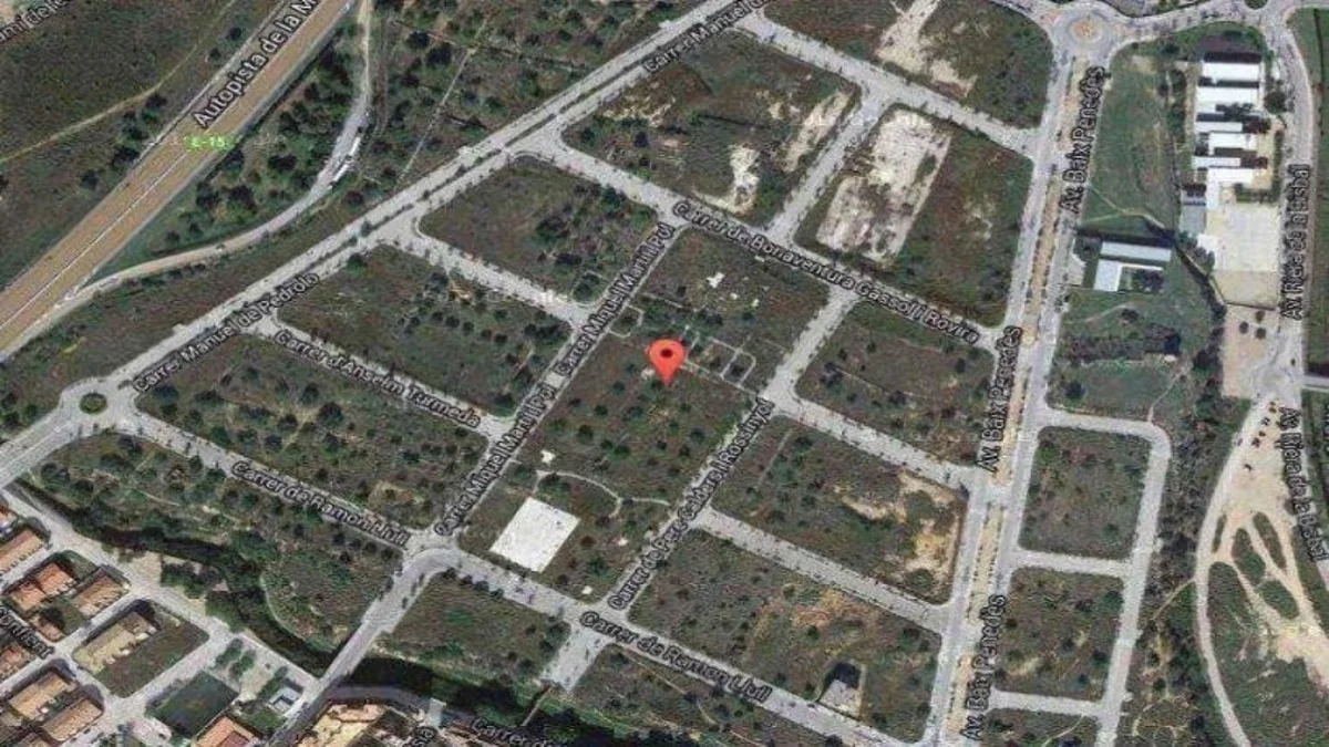 Urban plot near Vendrell centre
