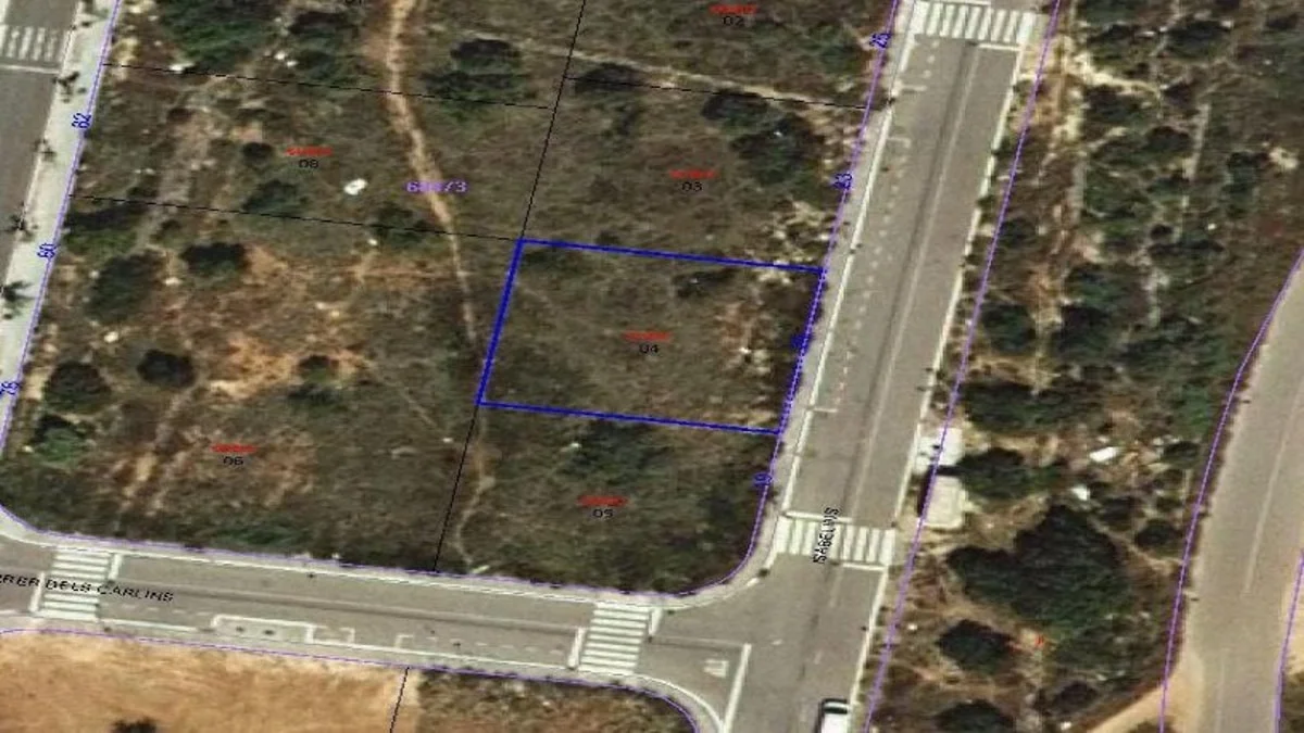 Urban plot near Vendrell centre