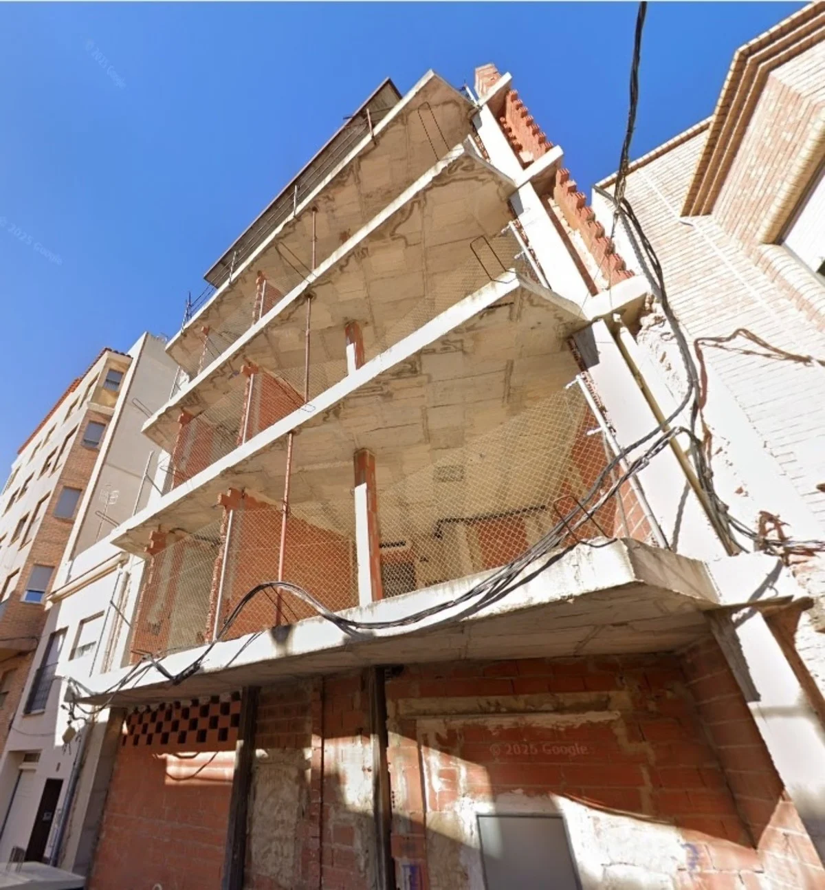 Part-built residential building in Tavernes