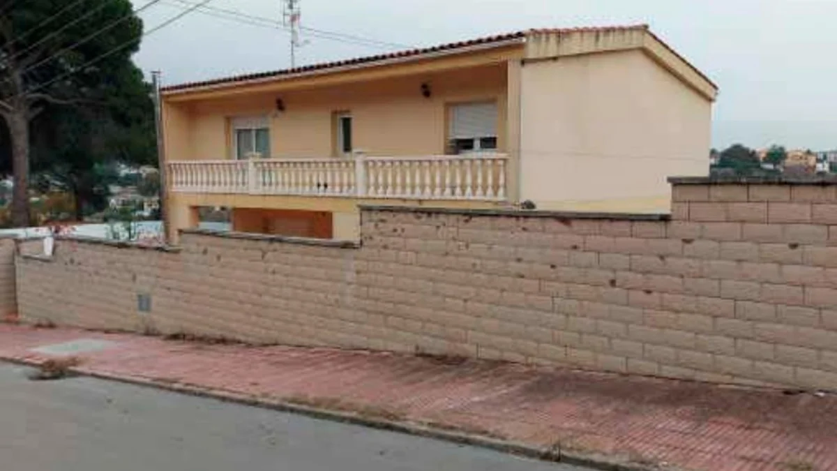 Adosado en Junior Park, 338 m²