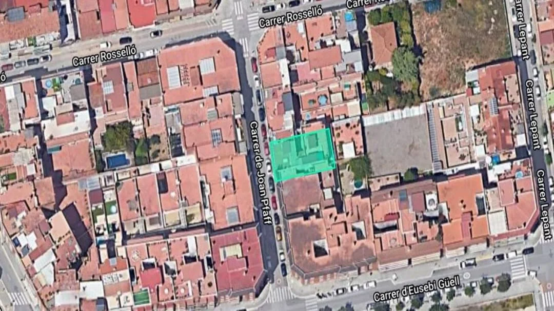 Urban commercial premises, two joined units