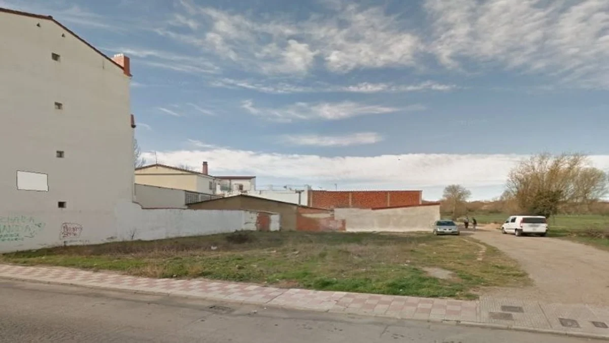 Solar urbano en León con potencial edificable