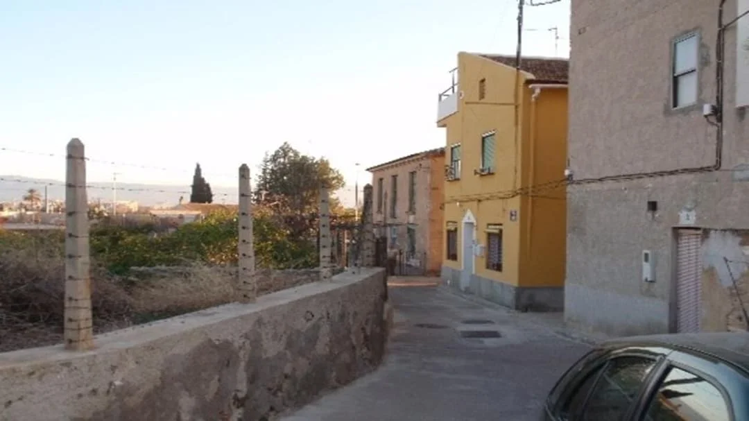 Developable Murcia plot, 326 m²