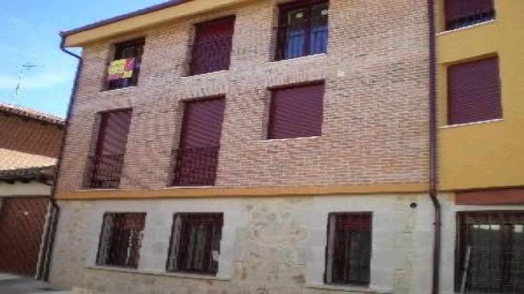 Gumiel de Izán garage, 14 m²