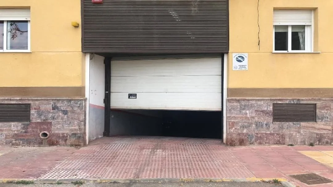 Central 29 m² garage in Cuevas