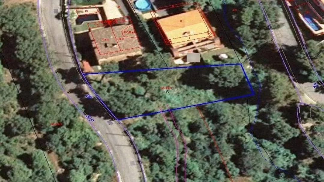 Urban plot in Gavina, 825 m²