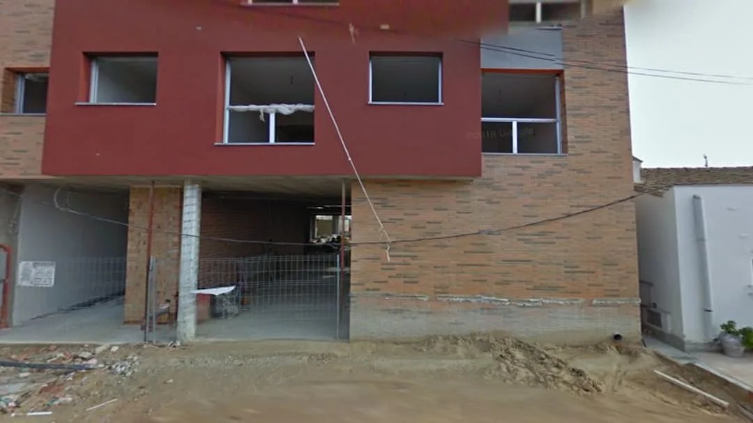Edificio parado en Deltebre, 16 viviendas