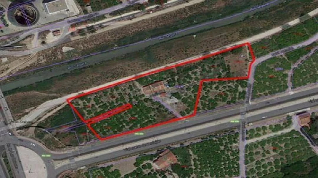 Developable land with residential upside