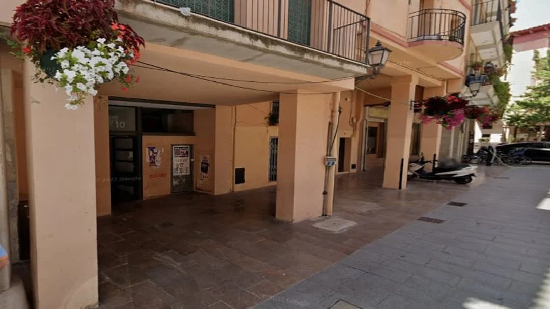 Central Cambrils commercial premises, 104 m²