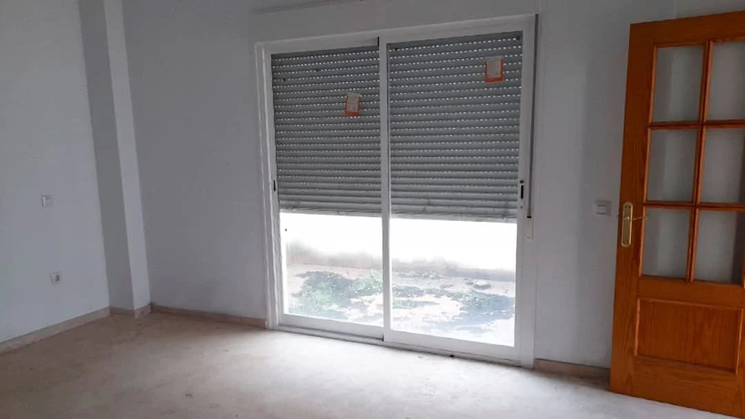 Edificio de cuatro viviendas para reformar