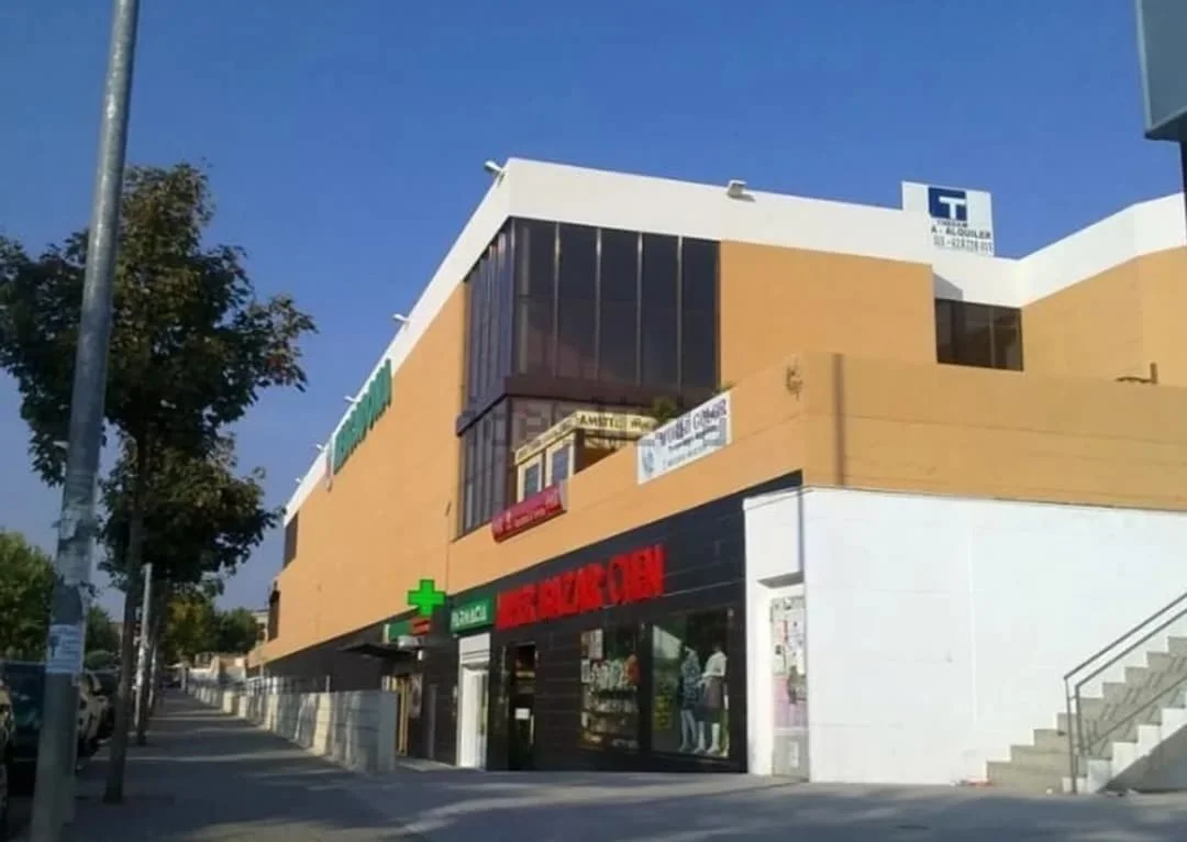 Local comercial en Cabanillas, 64 m²