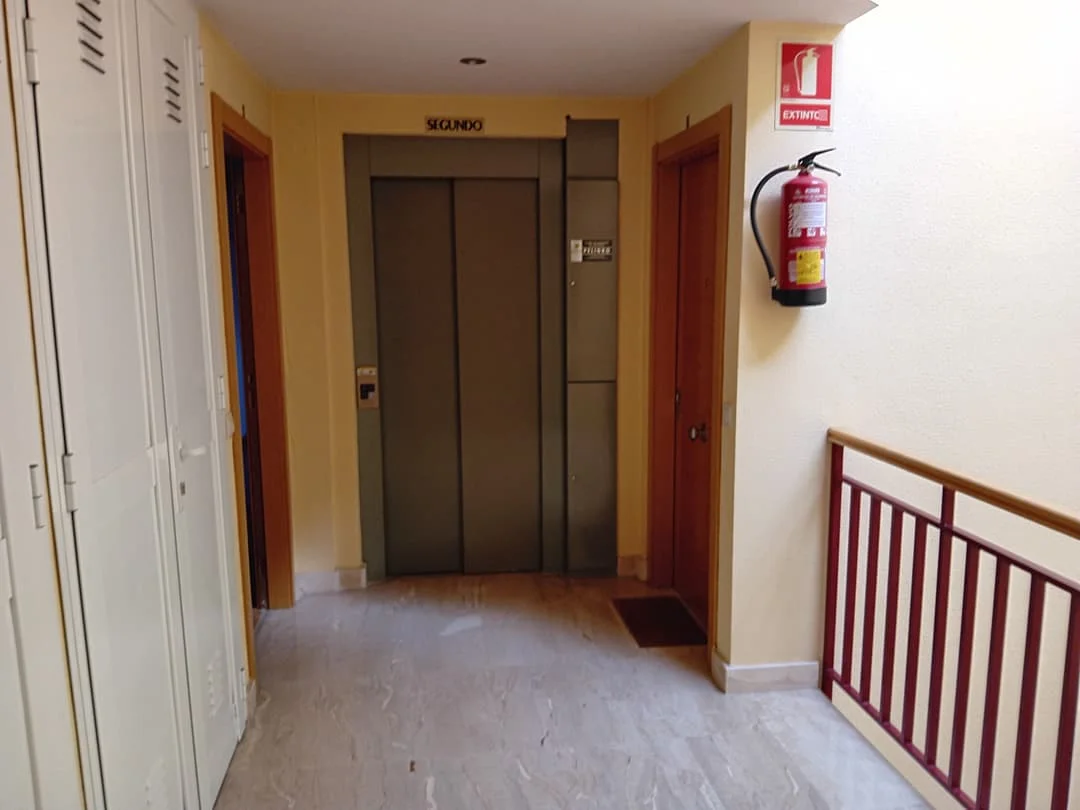 Piso de tres dormitorios cerca del centro