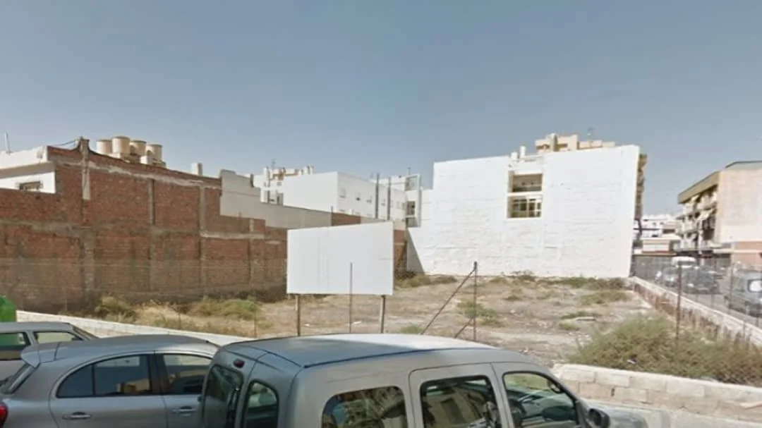 Urban plot near Águilas centre