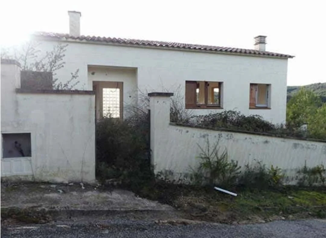 Adosado a medio construir en parcela urbana