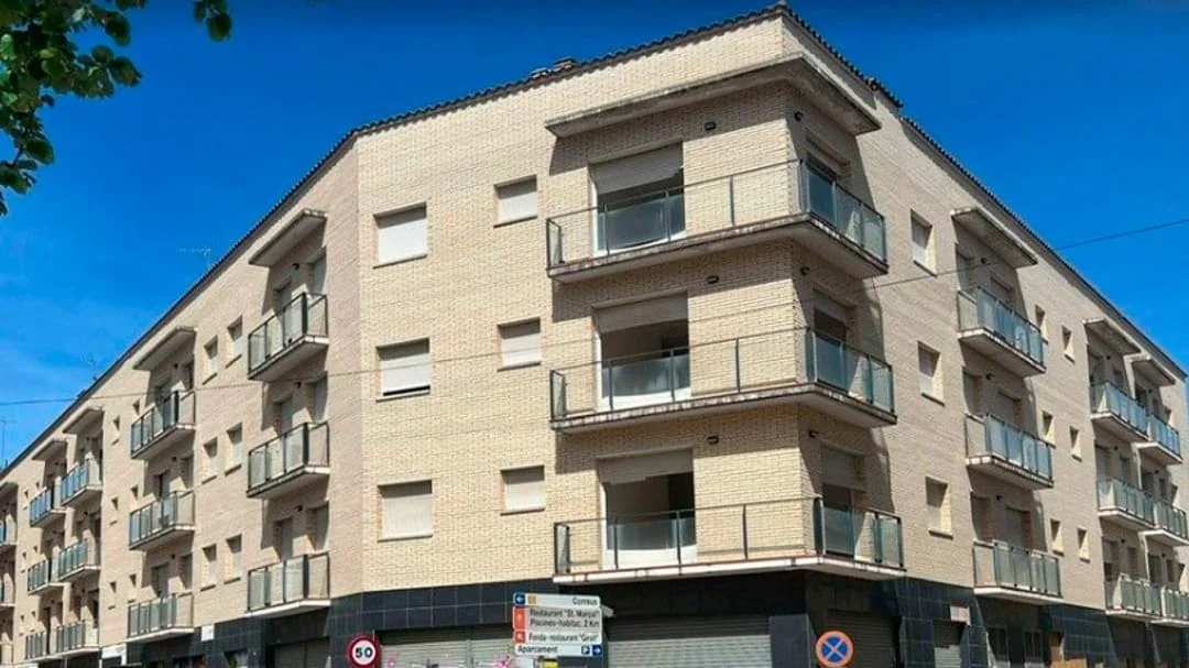 Halted 76-unit building in Amer