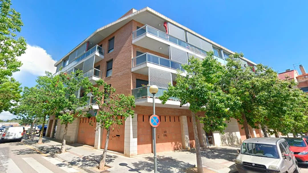 Gran local comercial en bruto en El Vendrell