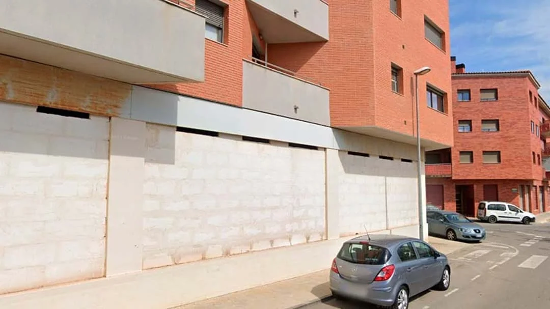 Local comercial esquinero visible de 179 m²