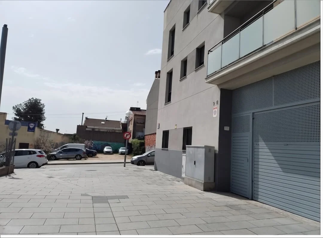 Garaje céntrico en Mollet de 21 m²