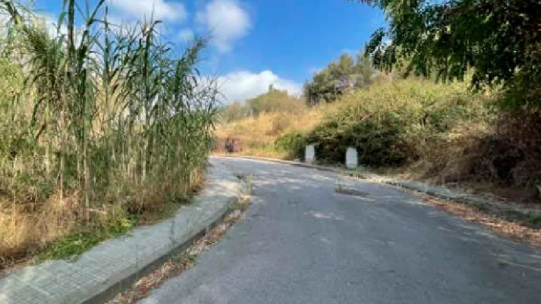 Terreno urbano residencial con 12 parcelas