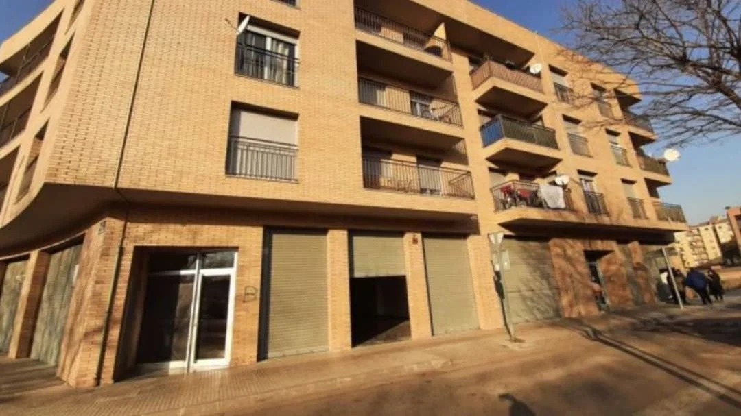 Garaje amplio en Mollerussa con una plaza