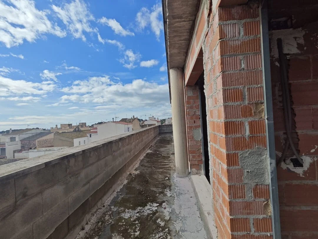 Halted residential building, 8 homes