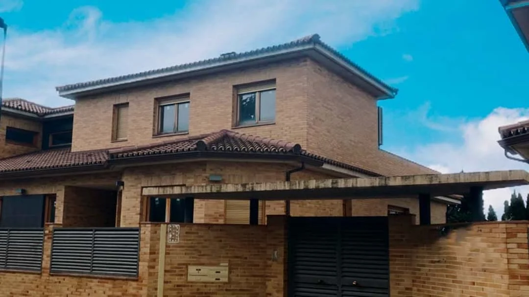 Recinto de dos viviendas en Venta el Olivar