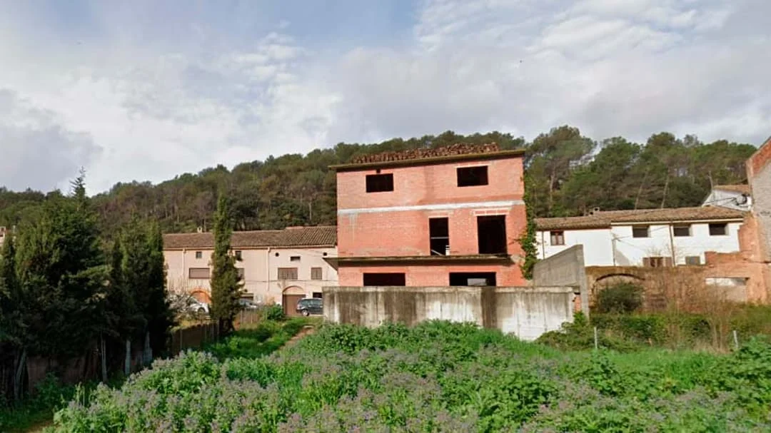 Estructura residencial parada de 11 entidades