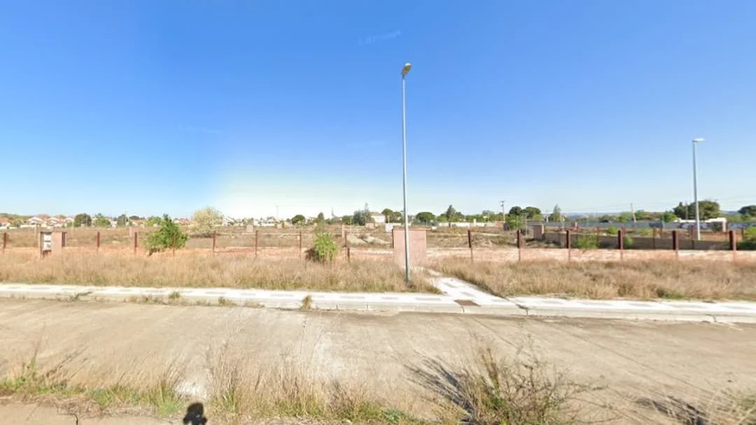 Terreno residencial urbanizable en Pinseque