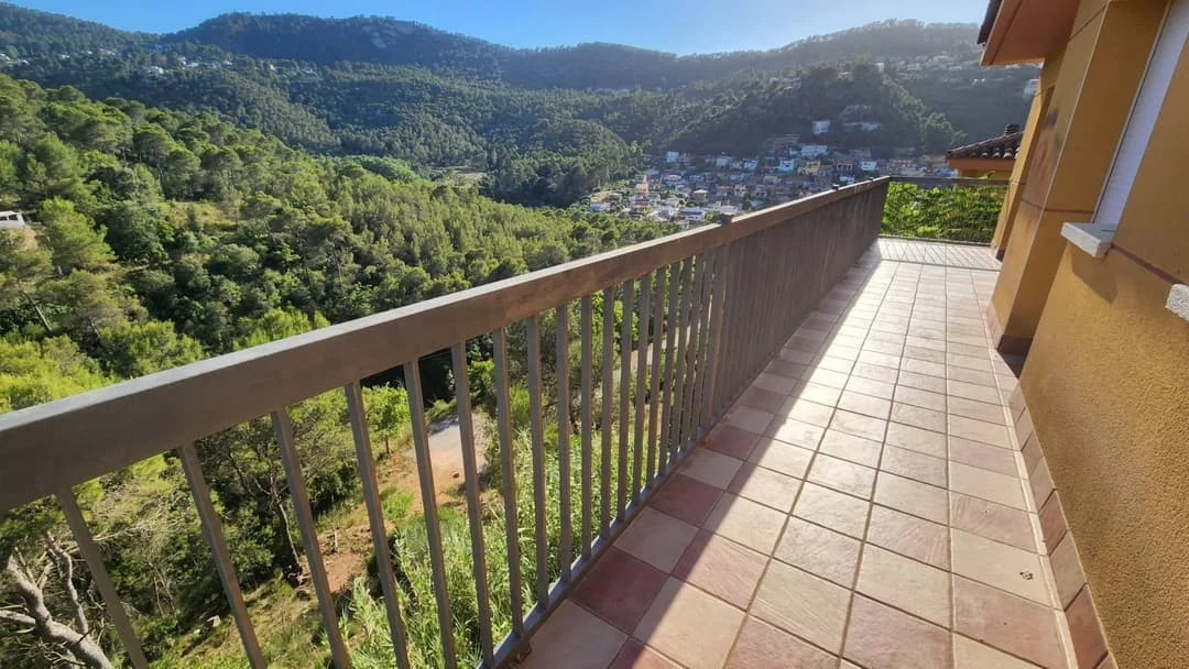 Chalet de tres plantas cerca de Barcelona, 3 dormitorios