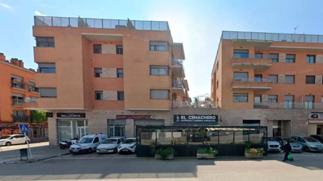 Local comercial ocupado de 102 m²