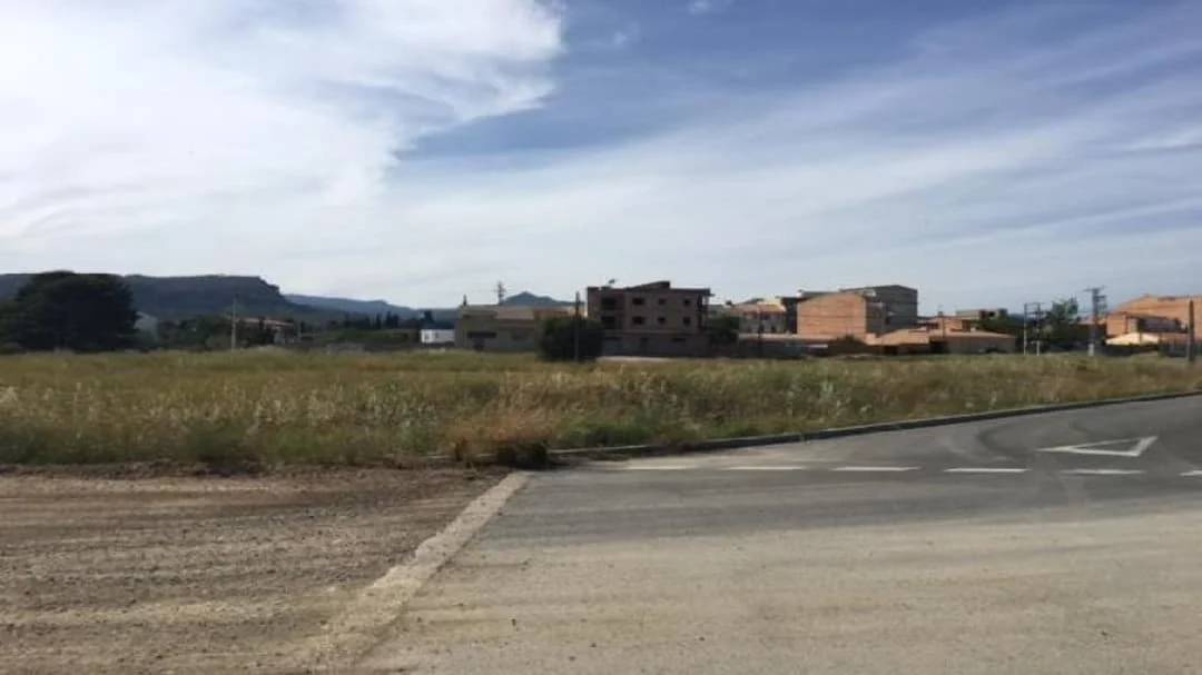 Developable residential land, 2,554 m²