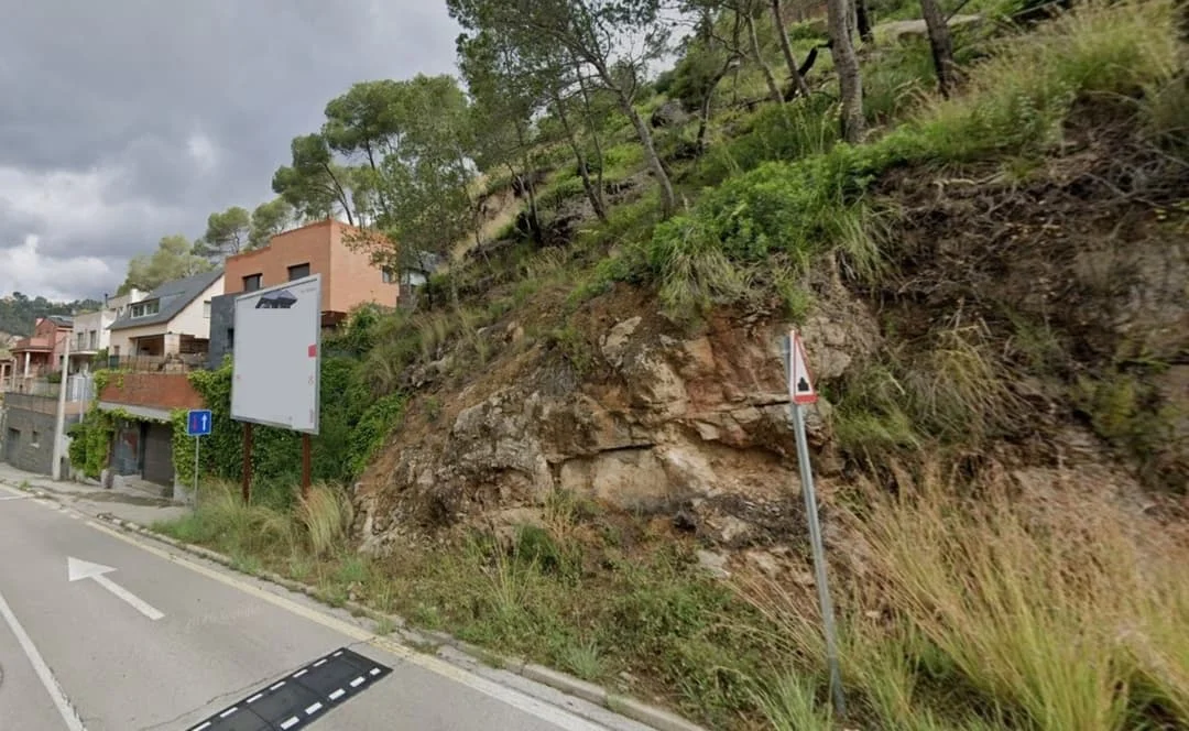 Parcela urbana en Vallirana, 594 m²