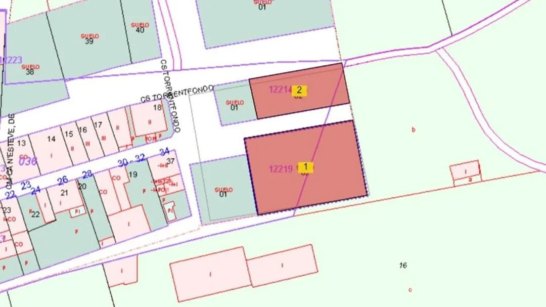 Terreno residencial urbanizable ocupado de 1.269 m²