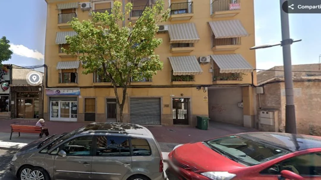Spacious 50% share in Caravaca flat