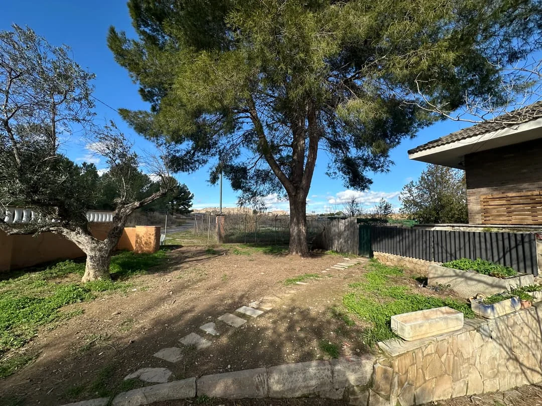 Casa para reformar cerca de Lleida, 5 habitaciones