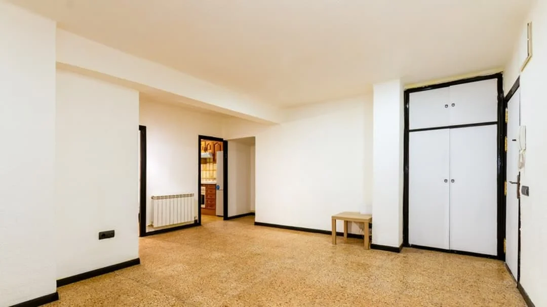 Two-bedroom flat near San Francisco metro