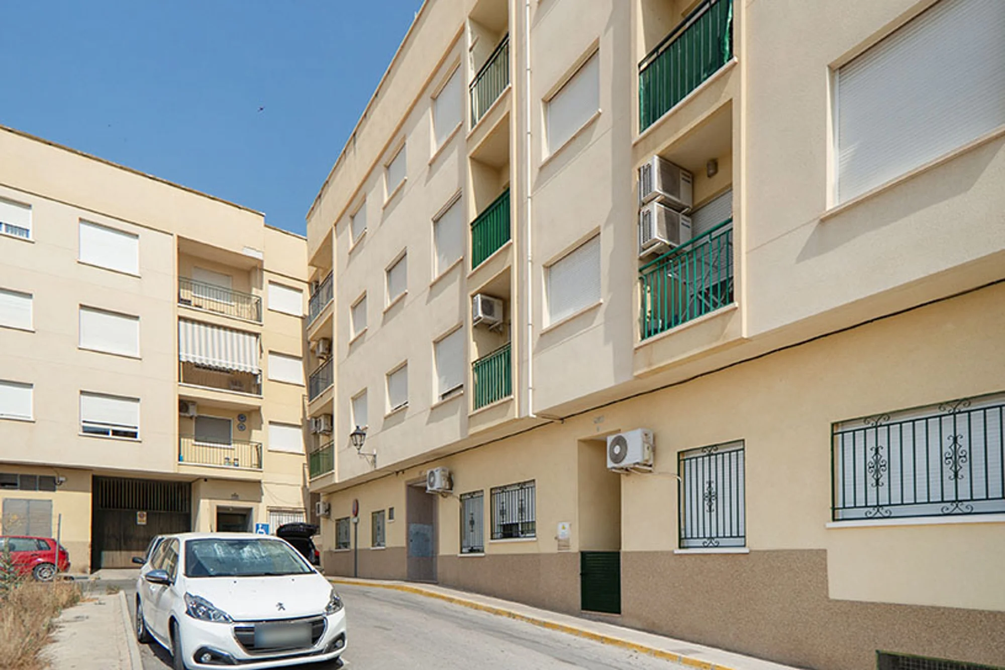 Spacious Abarán flat with four bedrooms