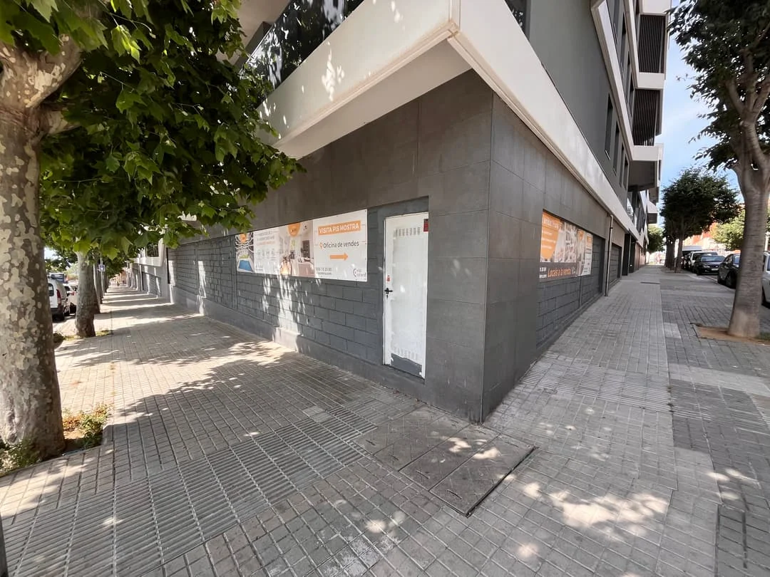 New commercial offering in Mataró near beach