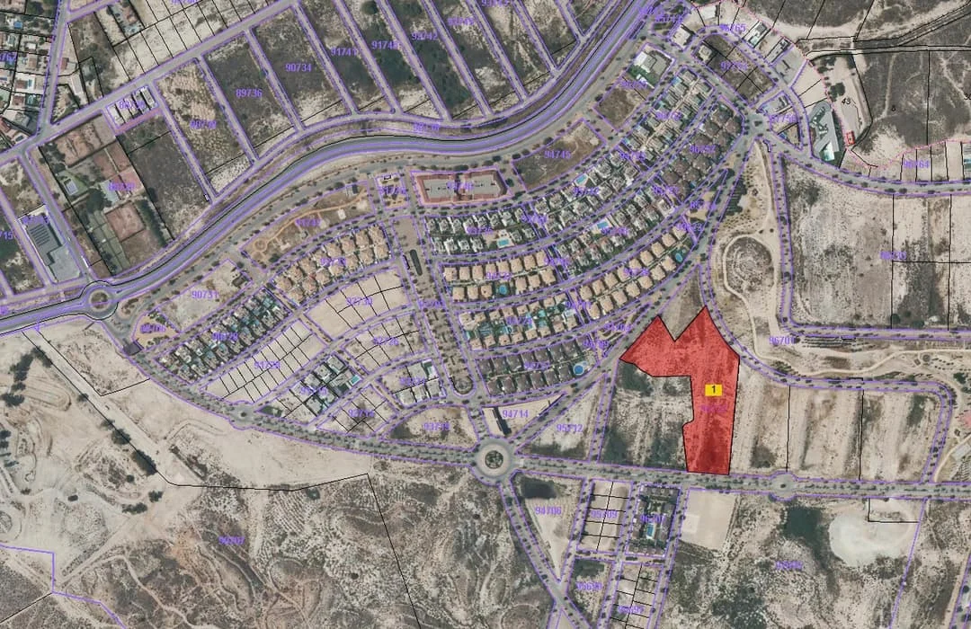 Parcela urbana residencial con potencial por fases