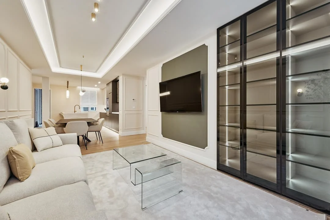 Retiro-facing renovated flat, 3 bedrooms