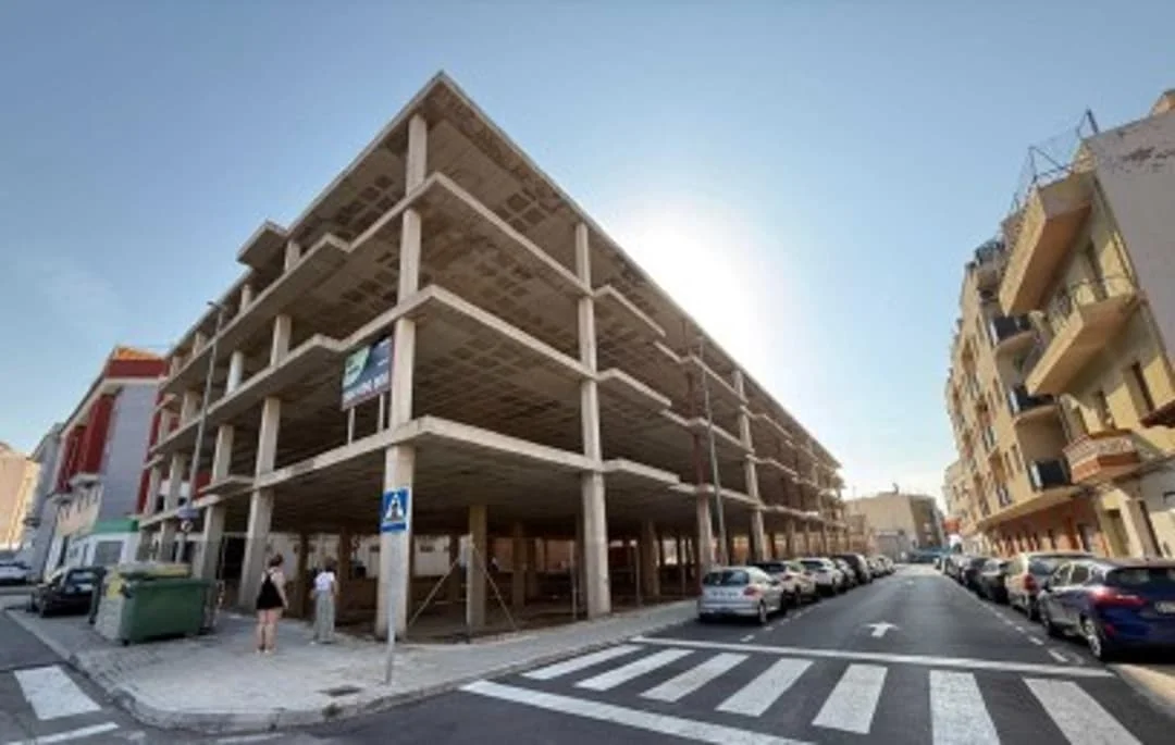 Estructura parada con capacidad para 98 viviendas