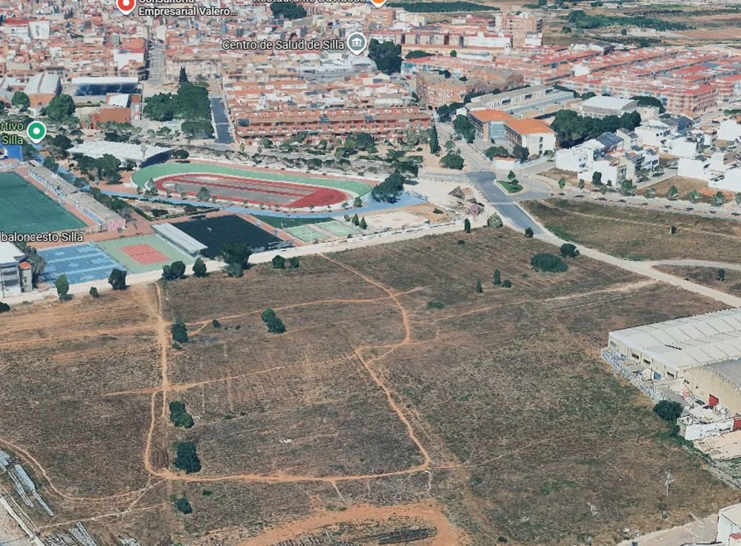 Parcela urbanizable en Silla, 1.885 m² edificables