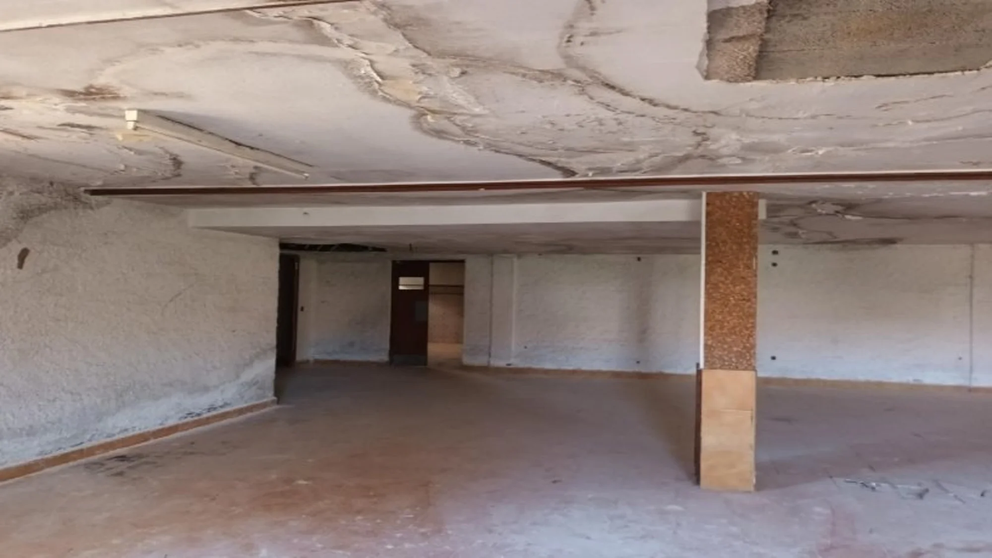 800 m² office building in Aliseda