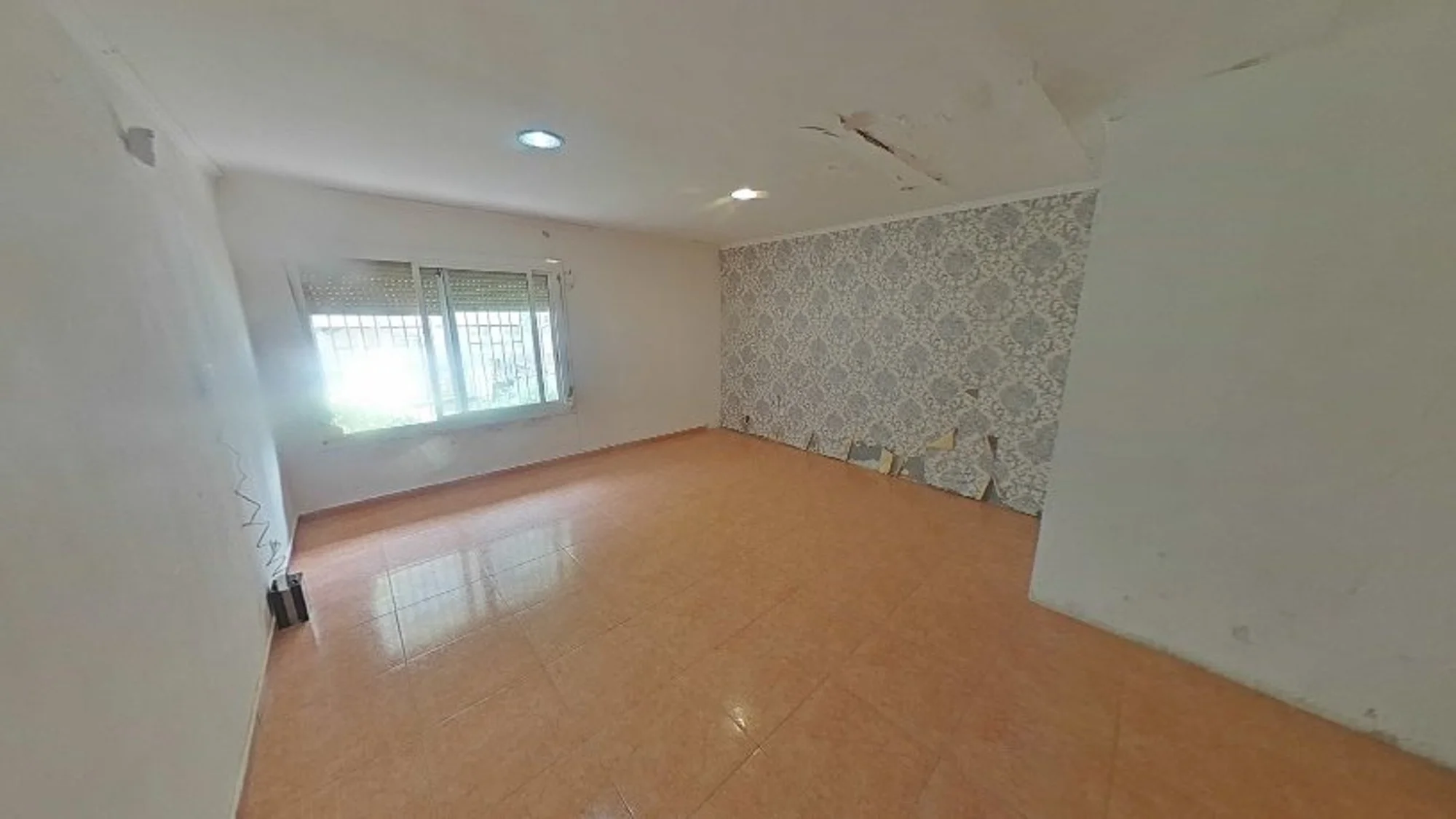 Piso VPO ocupado en Sant Boi