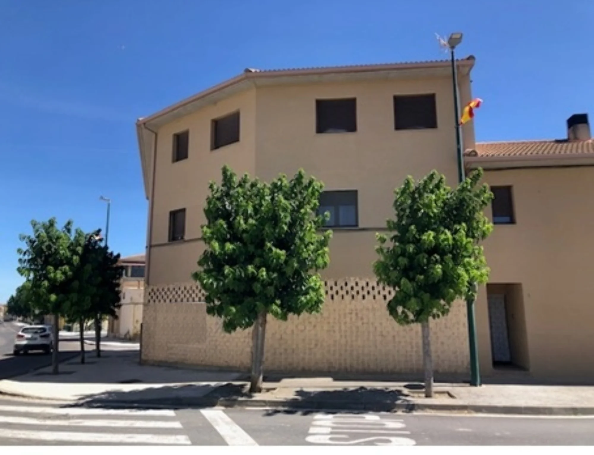 Ejea townhouse with three bedrooms