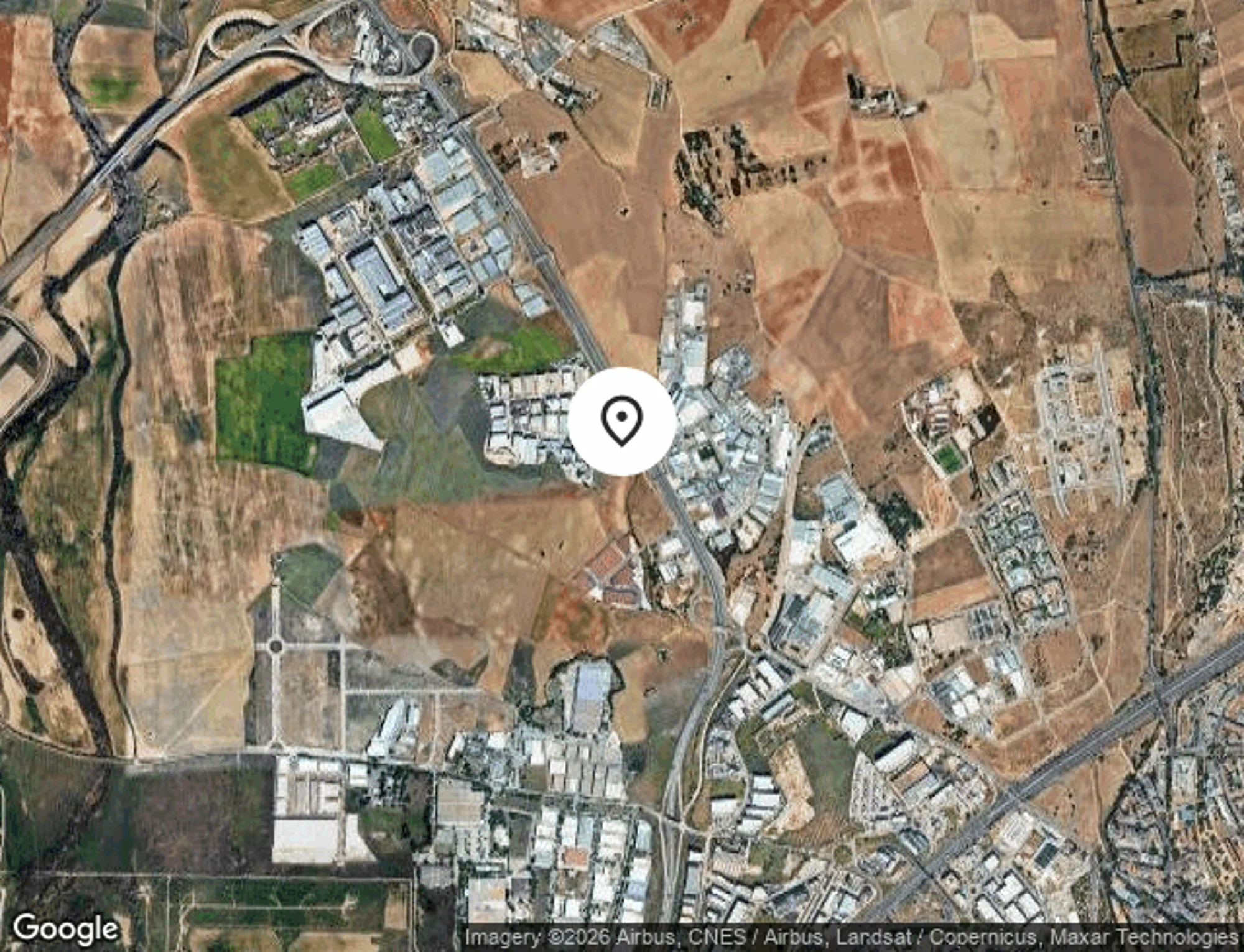 Developable commercial land, 11,870 m²